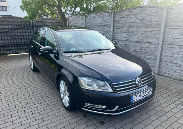 Volkswagen Passat cena 35000 przebieg: 196000, rok produkcji 2011 z Babimost małe 232
